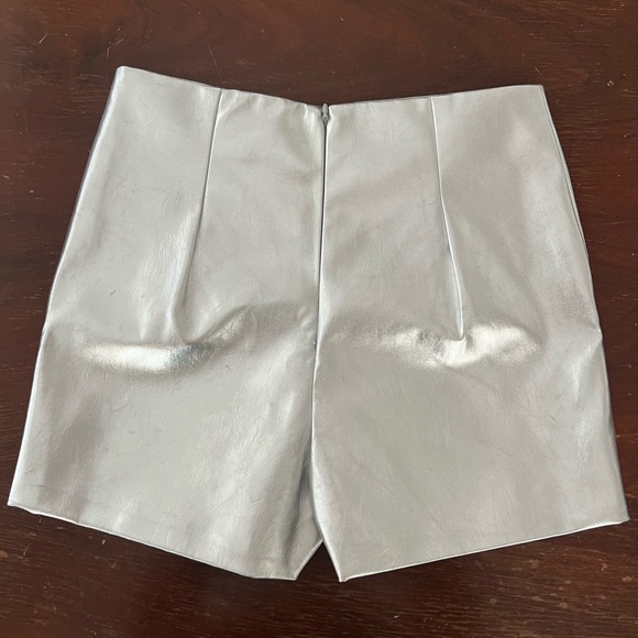 NWT Cloud Ten Faux Metallic Leather Shorts | S - Picture 10 of 13